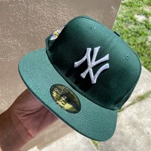 Men’s New Era Green NY Yankees FITTED Hat